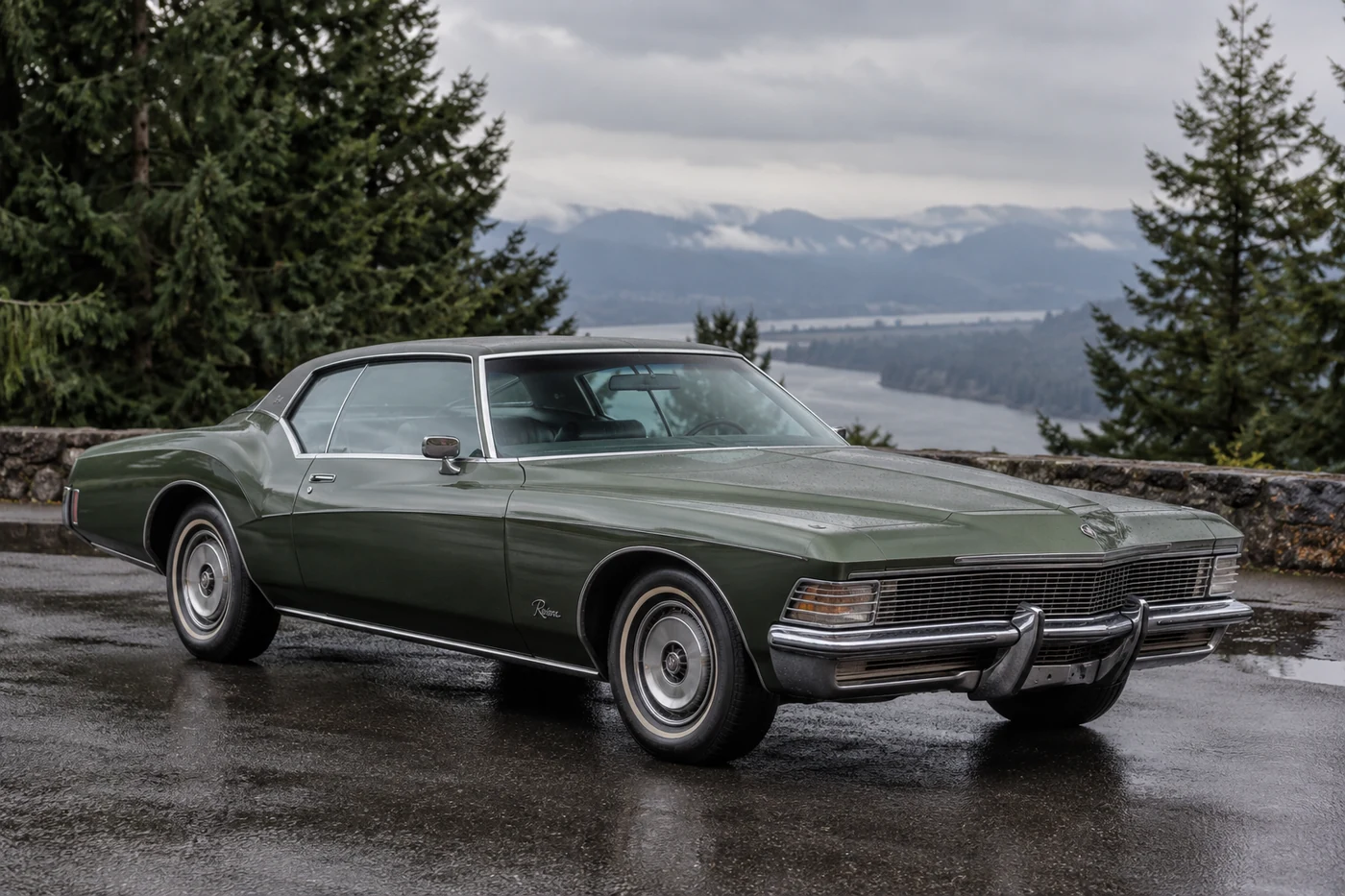One 1971-1973 Buick Riviera representative of this body-style range