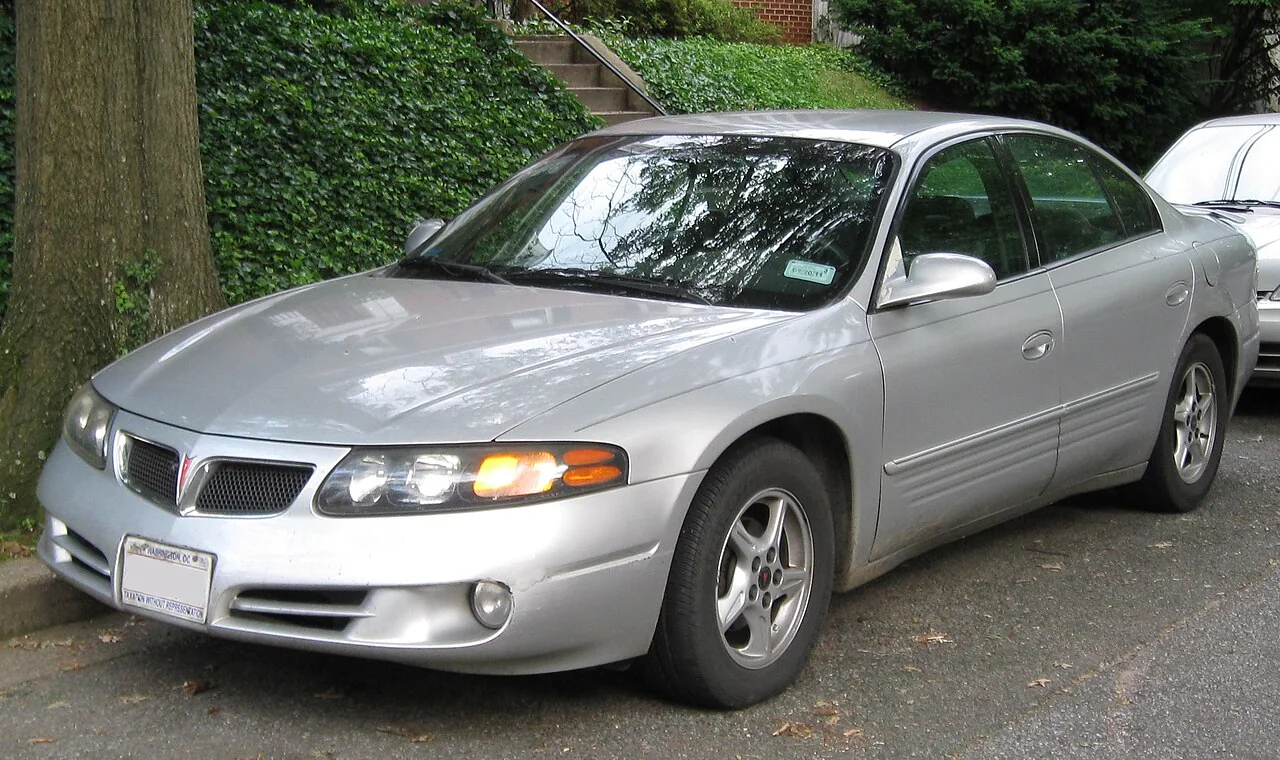 2000–2005 Pontiac Bonneville — representative vehicle photograph