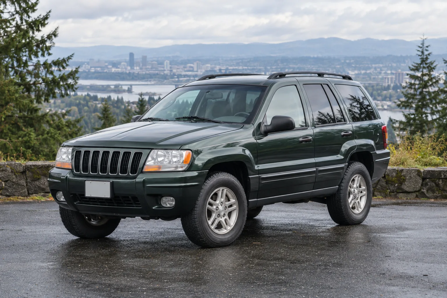 One 1998-2004 Jeep Grand Cherokee representative of this body-style range