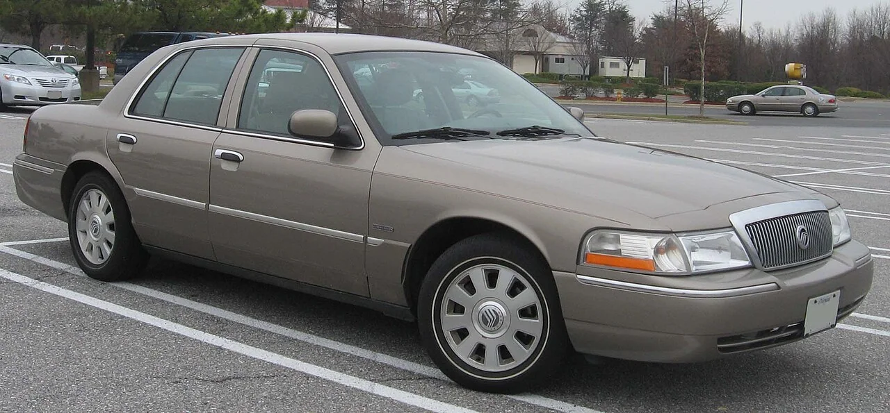 2003–2005 Mercury Grand Marquis — representative vehicle photograph