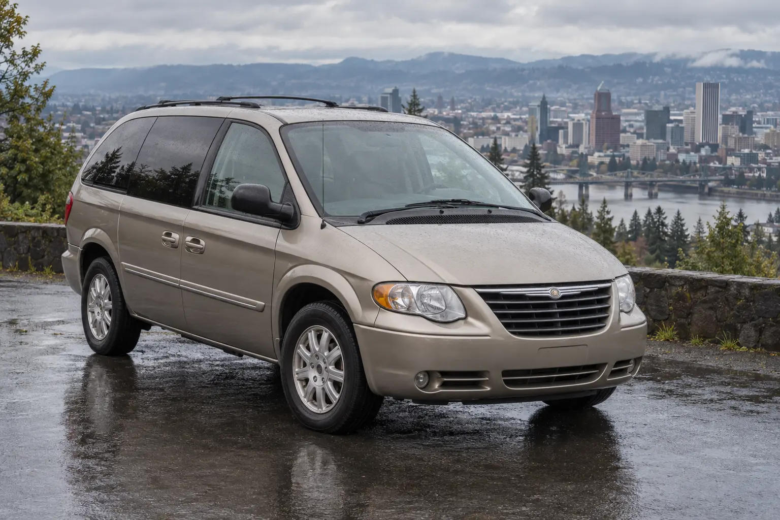One 2001-2007 Chrysler Town & Country representative of this body-style range