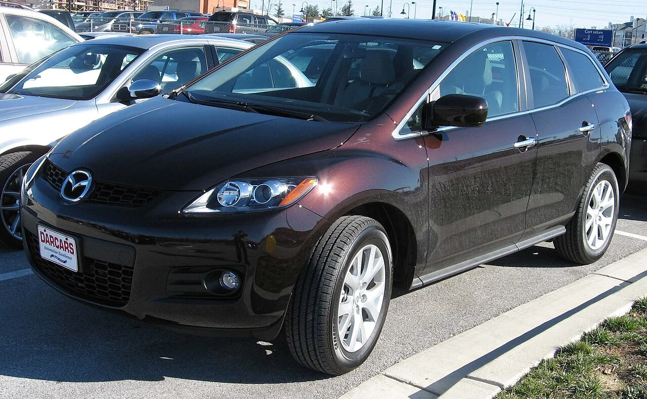 2007–2009 Mazda CX-7 — representative vehicle generation; Original US-market front design