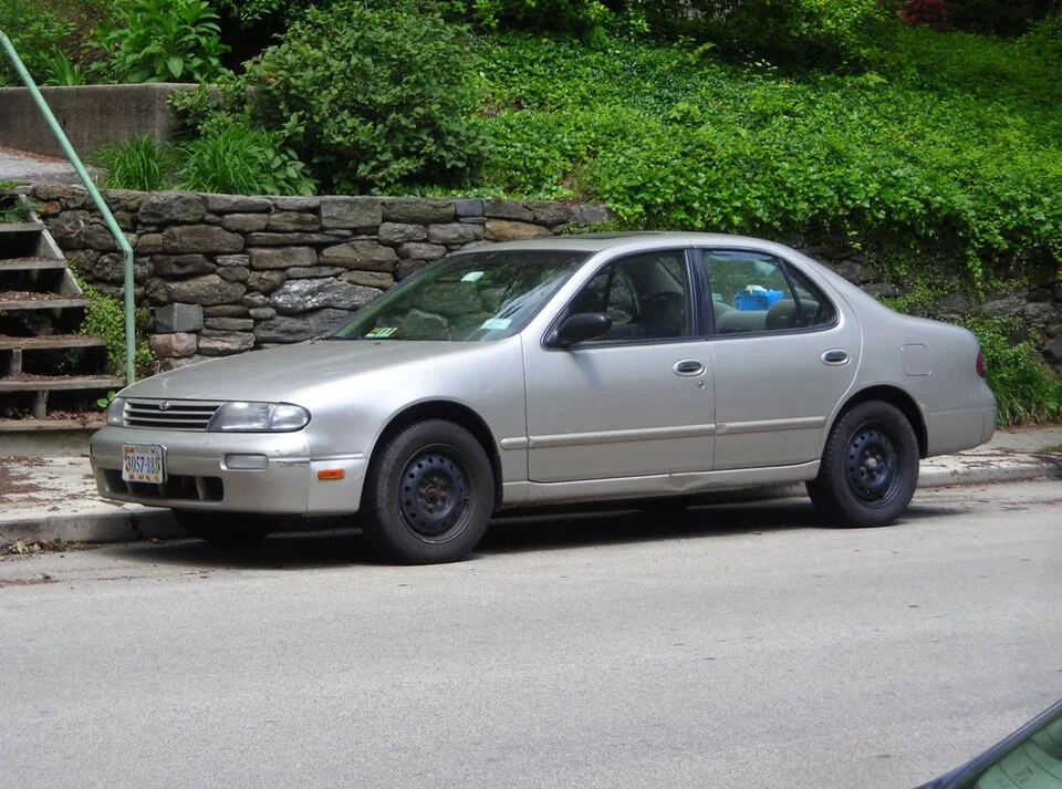 1993–1997 Nissan Altima — representative body generation