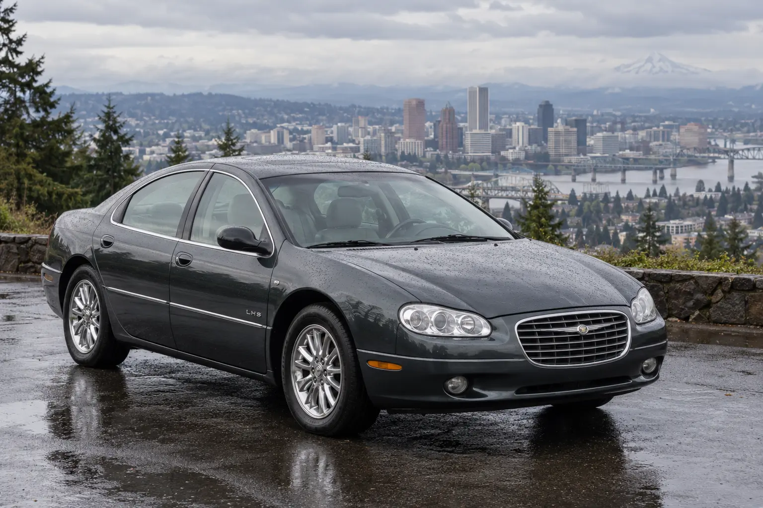 One 1999-2001 Chrysler LHS representative of this body-style range