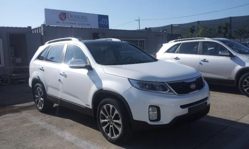 2013–2014 Kia Sorento — representative vehicle photo