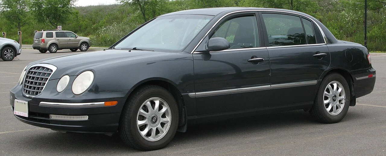 2004–2006 Kia Amanti — representative vehicle photo
