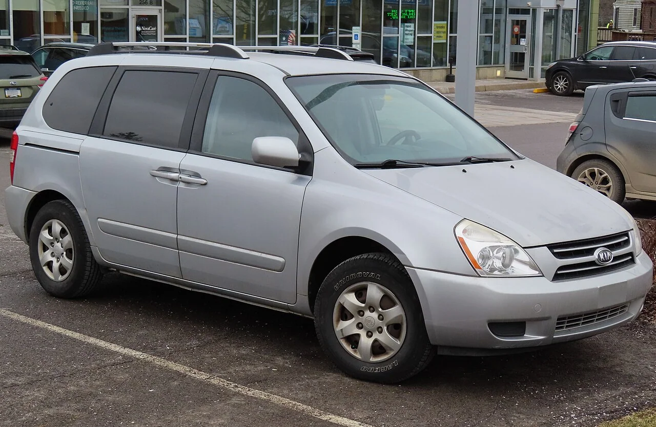2006–2012 Kia Sedona — representative vehicle photo