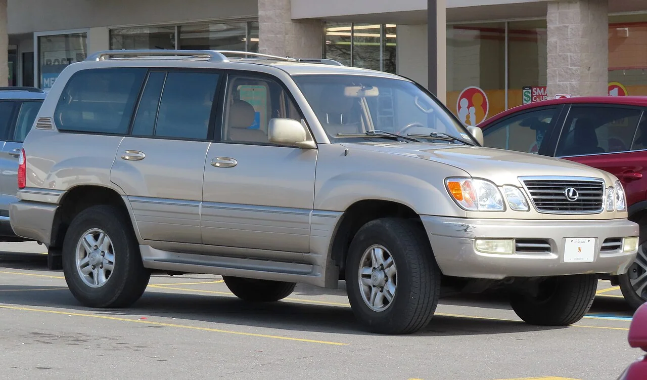 1999–2000 Lexus LX470 — representative vehicle photo