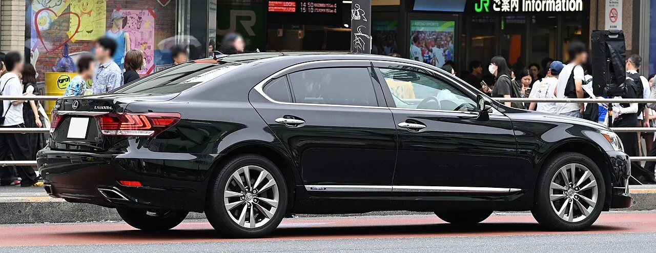 2013–2016 Lexus LS600hL — representative vehicle photo