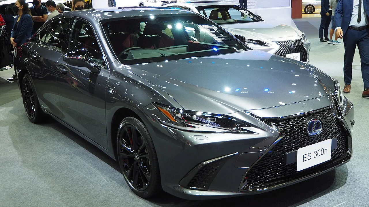 2019–2021 Lexus ES300h — representative vehicle photo